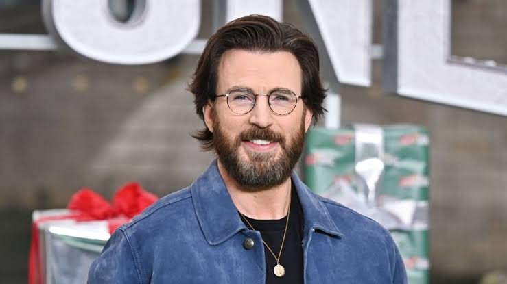Chris Evans’ Journey: How the American Actor Became a Hollywood Superstar Chris Evans' Journey: From American Actor to Hollywood Superstar